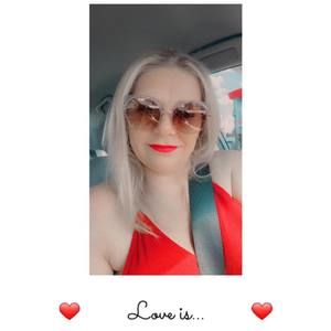 Meet your Posher, Stacy